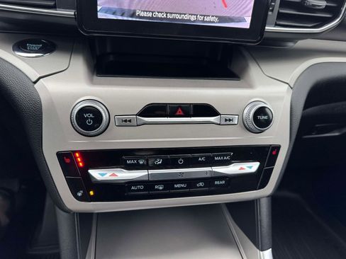 Used 2022 Ford Explorer XLT w/ Equipment Group 202A image 30