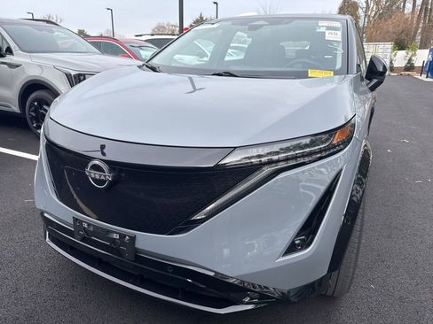 Used 2024 Nissan Ariya AWD image 8