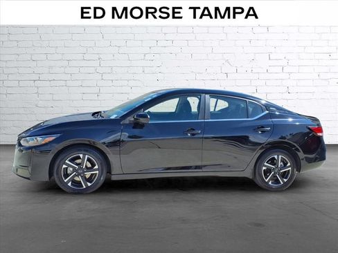 Used 2024 Nissan Sentra SV FWD image 2