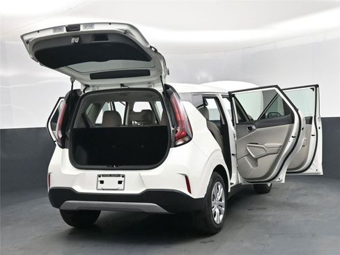New 2025 Kia Soul LX image 36