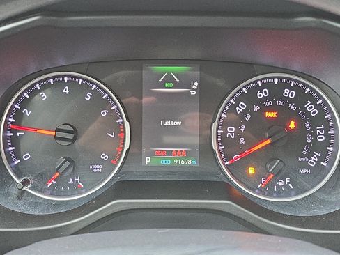 Used 2019 Toyota RAV4 LE image 18