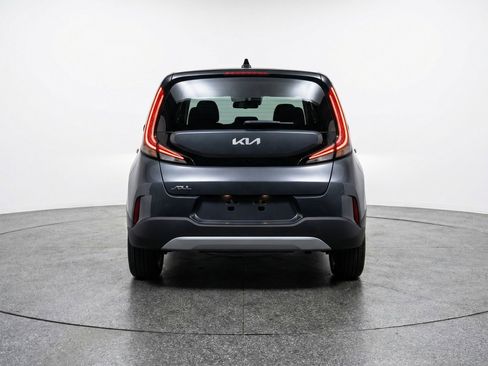 Used 2025 Kia Soul LX w/ LX Technology Package FWD image 7