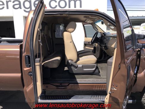 Used 2012 Ford F350 XLT w/ XLT Premium Pkg AWD/4WD image 18
