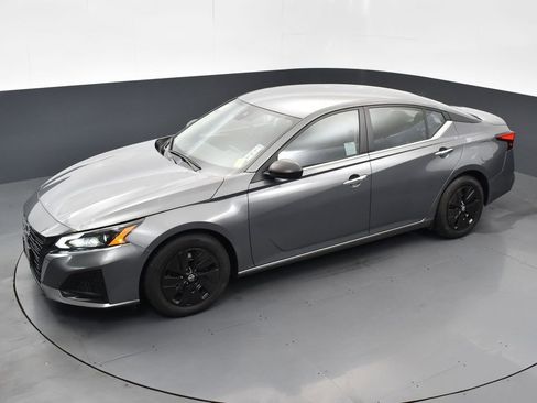 Used 2024 Nissan Altima 2.5 S image 46