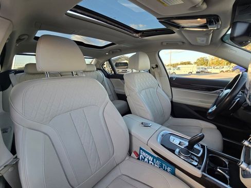 Used 2020 BMW 740i w/ Premium Package image 55