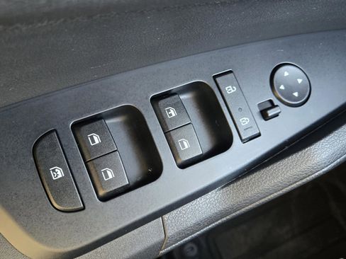 Used 2025 Kia Sportage LX image 27