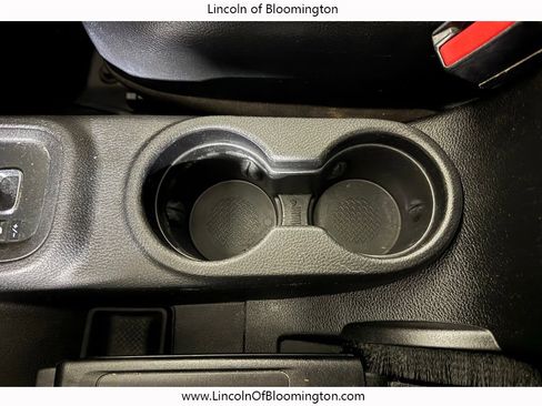 Used 2013 Jeep Wrangler Unlimited Rubicon image 61