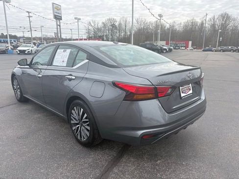 Used 2025 Nissan Altima 2.5 SV image 13