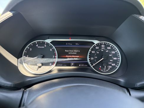 Used 2025 Nissan Sentra SV FWD image 11