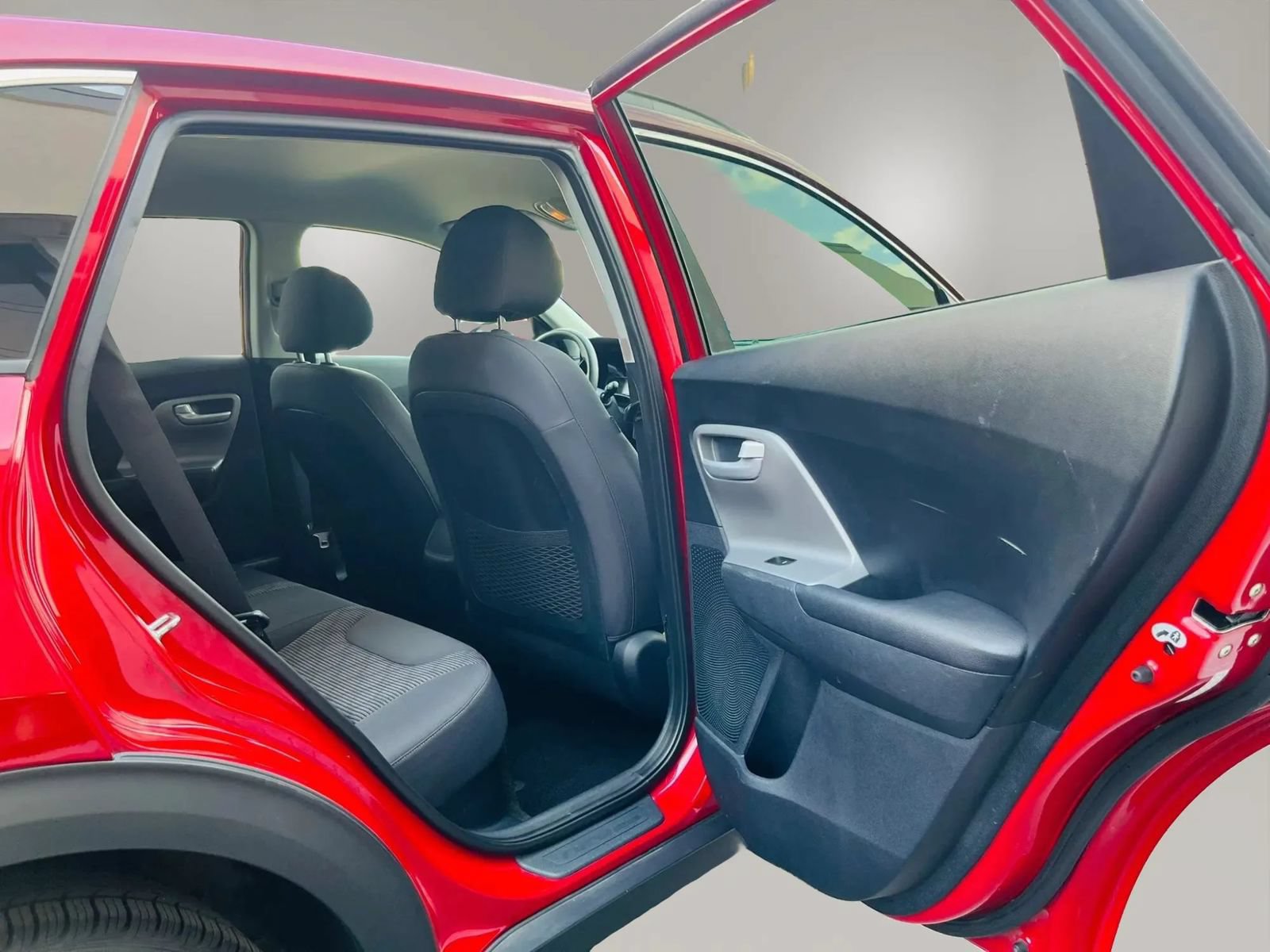 Used 2017 Kia Niro LX FWD image 15
