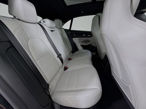 New 2026 Porsche Macan Electric image 31