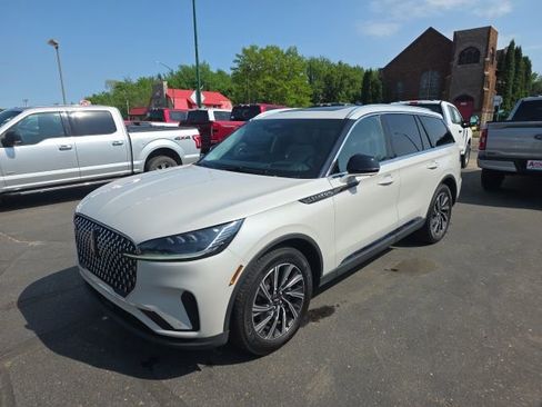 Used 2025 Lincoln Aviator AWD w/ Equipment Group 101A image 19