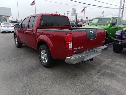 Used 2012 Nissan Frontier SV w/ SV Premium Utility Pkg image 4