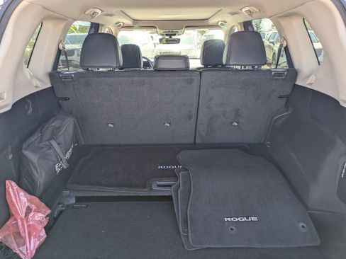 Used 2023 Nissan Rogue SL w/ SL Premium Package FWD image 10