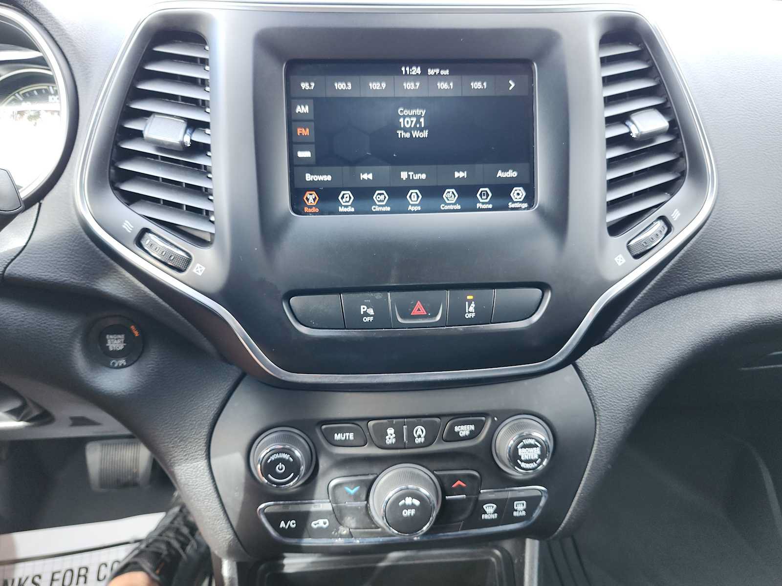 Used 2021 Jeep Cherokee Latitude Plus AWD/4WD image 13