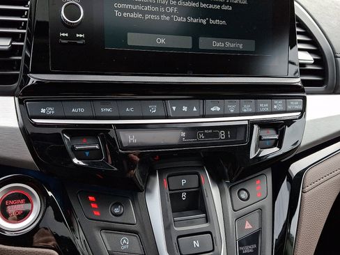 Certified 2025 Honda Odyssey Touring image 14