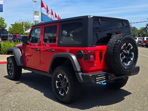 Certified 2025 Jeep Wrangler Unlimited Rubicon 4xe w/ Convenience Group AWD/4WD image 6
