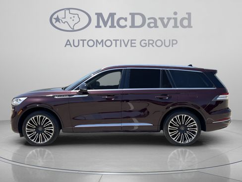 Certified 2024 Lincoln Aviator Black Label w/ Class IV Trailer Tow Package AWD/4WD image 4