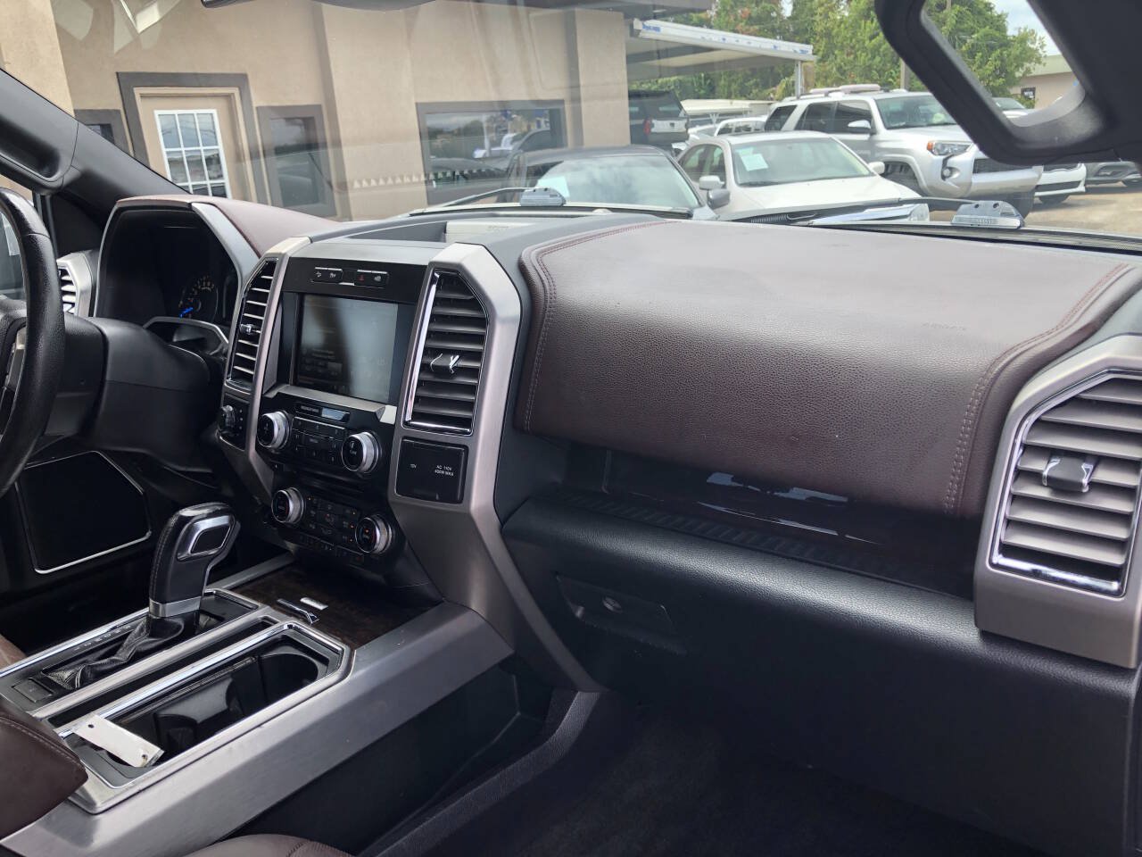 Used 2015 Ford F150 Platinum w/ Technology Package AWD/4WD image 9