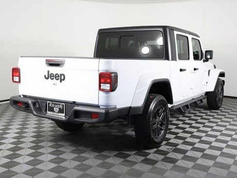 Used 2024 Jeep Gladiator Sport image 5
