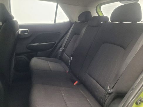 Used 2021 Hyundai Venue SEL image 18