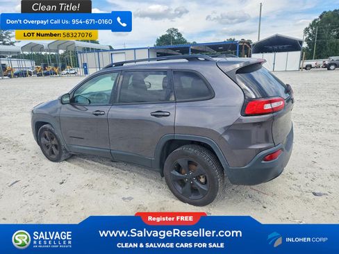 Used 2018 Jeep Cherokee Latitude w/ Altitude Package FWD image 3