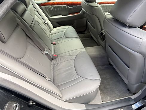 Used 2004 Lexus LS 430 image 23