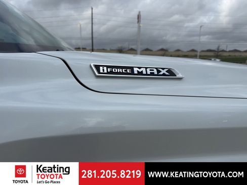 Used 2025 Toyota Tundra Platinum image 9