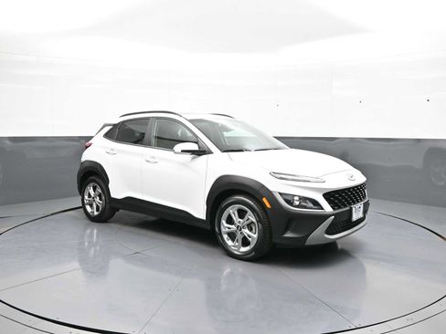Certified 2023 Hyundai Kona SEL w/ Convenience Package AWD/4WD image 4