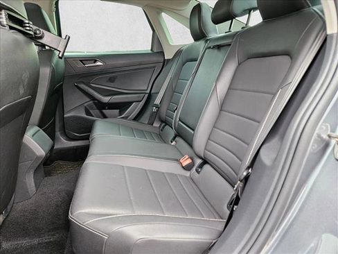 Used 2024 Volkswagen Jetta SE w/ Panoramic Sunroof Package FWD image 16