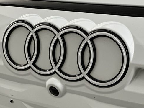 Used 2025 Audi A6 e-tron Premium RWD image 15