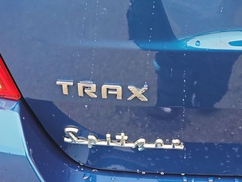 Used 2020 Chevrolet Trax LT w/ LT Convenience Package FWD image 33