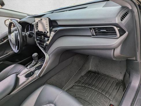 Used 2022 Toyota Camry SE image 20