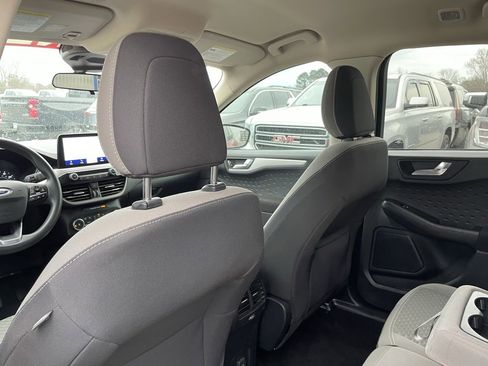 Used 2020 Ford Escape SE image 28