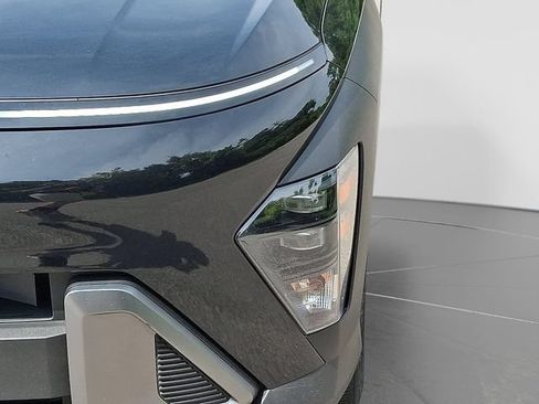 Used 2024 Hyundai Kona SEL FWD image 11