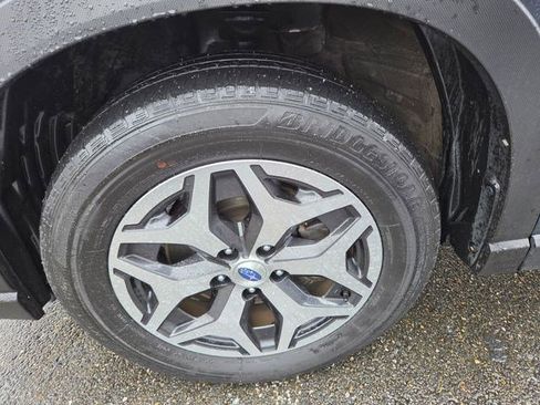 Used 2023 Subaru Forester Premium AWD/4WD image 24