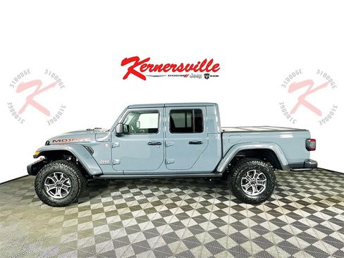 New 2025 Jeep Gladiator Mojave image 4