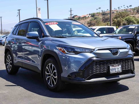 Certified 2024 Toyota Corolla Cross AWD Hybrid w/ Moonroof Package image 3
