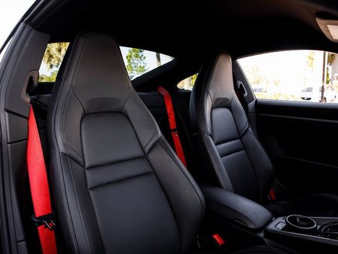 Used 2025 Porsche 911 Carrera RWD image 32