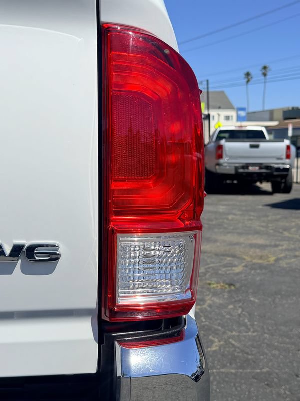 Used 2017 Toyota Tacoma SR5 AWD/4WD image 10
