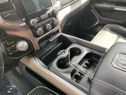 Used 2022 RAM 1500 Laramie AWD/4WD image 17