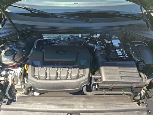 Used 2024 Volkswagen Tiguan SE w/ Panoramic Sunroof Package FWD image 29