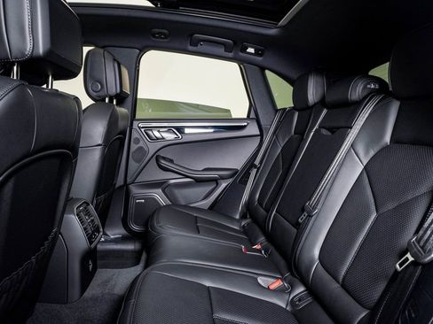 New 2026 Porsche Macan image 17