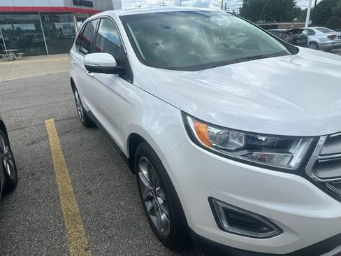 Used 2017 Ford Edge Titanium w/ Technology Package AWD/4WD image 3