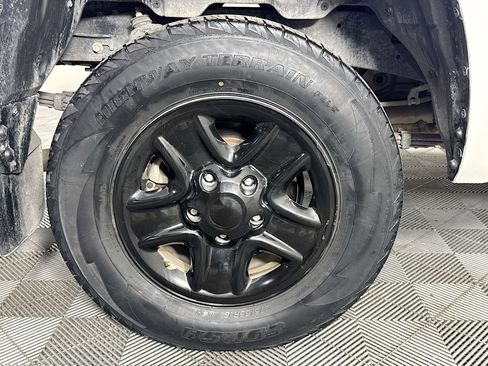 Used 2019 Toyota Tundra SR image 30