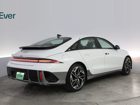 Used 2024 Hyundai Ioniq 6 SEL RWD image 3
