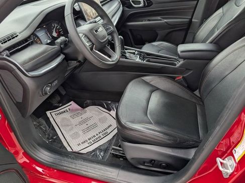 Used 2023 Jeep Compass Limited image 2