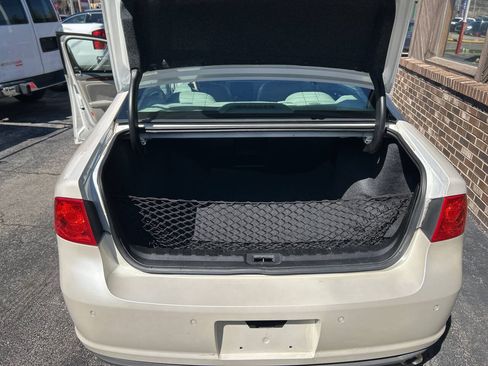 Used 2011 Buick Lucerne CXL FWD image 23