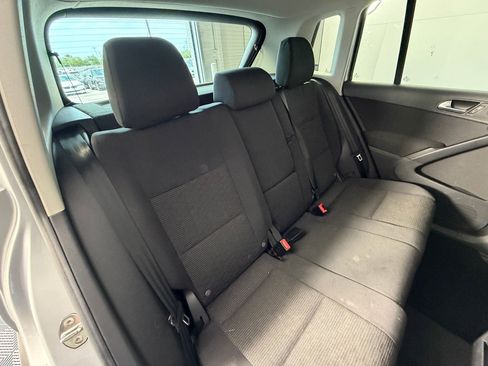 Used 2014 Volkswagen Tiguan S image 30