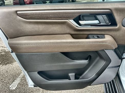 New 2026 GMC Yukon XL Denali Ultimate w/ LPO, Floor Liner Package AWD/4WD image 15